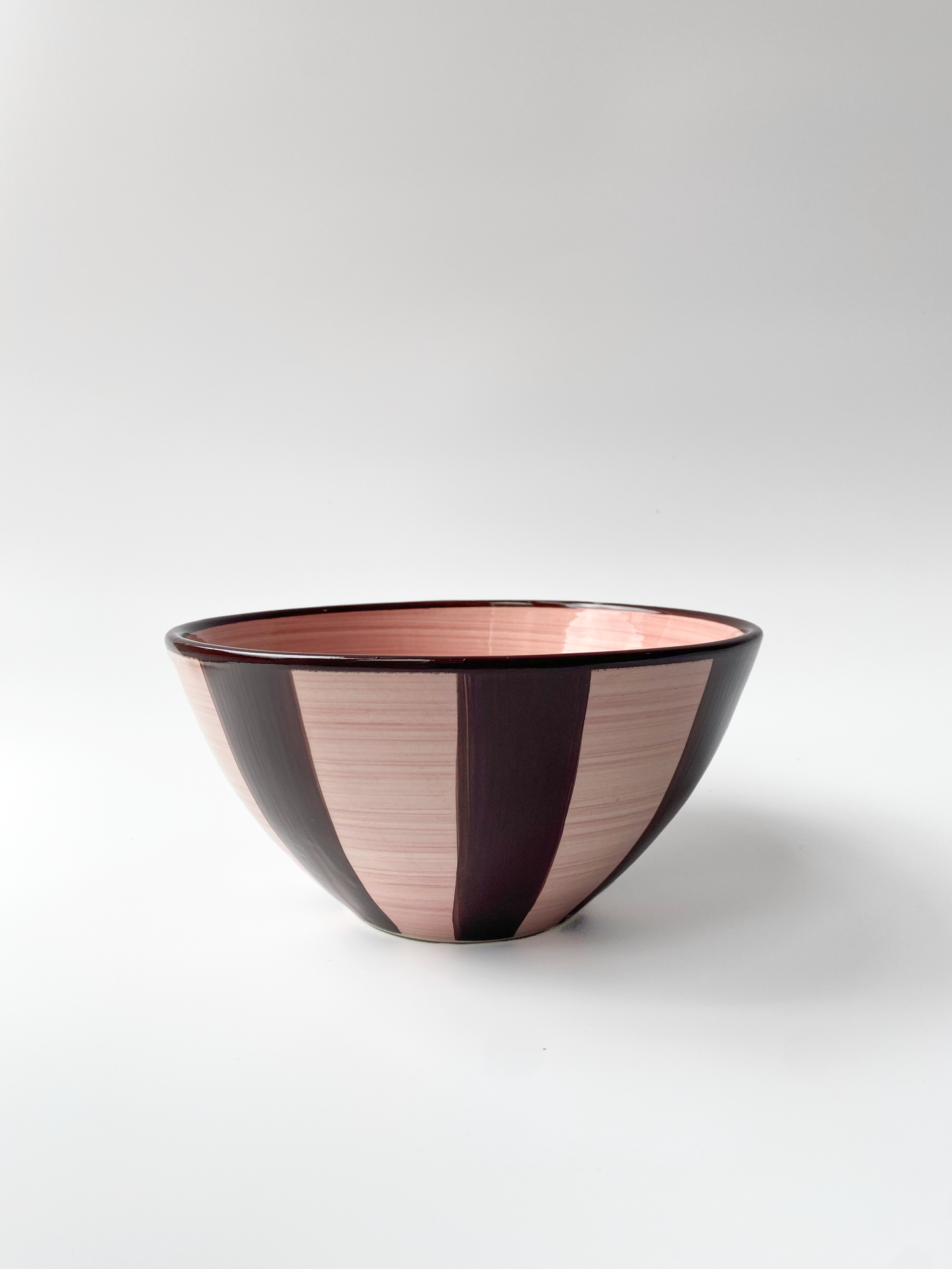 two-tone ceramic bowl for everyday use