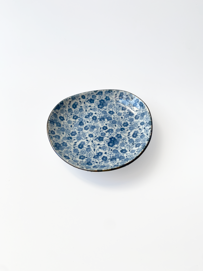 Blue Daisy uneven small plate 12cm